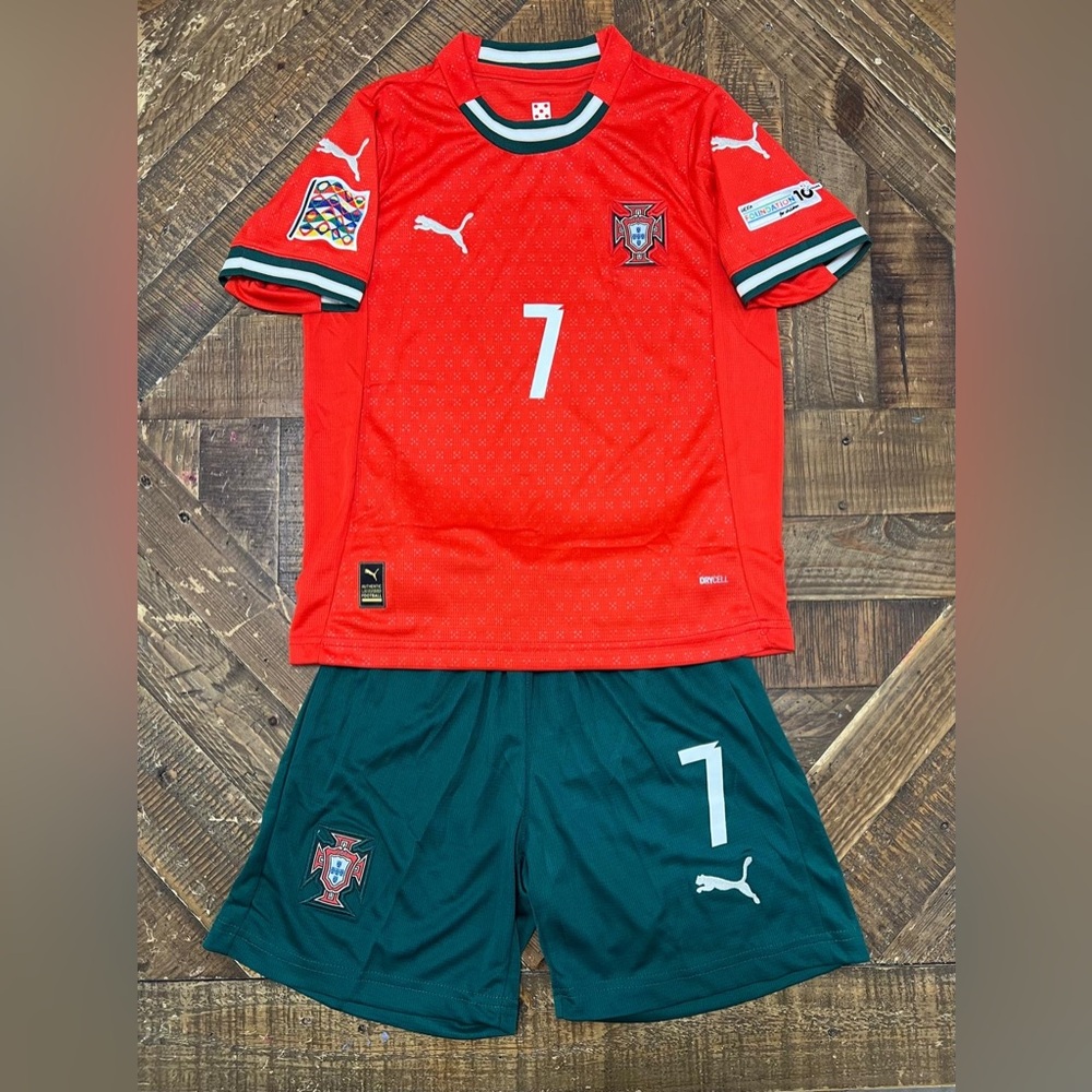 Ronaldo Portugal 2025/26 #7Home Kids Set, Unisex - Picture 2 of 2